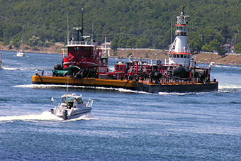 Following safety tips and boating regulations, ensures a safe and enjoyable transit through the Cape Cod Canal.