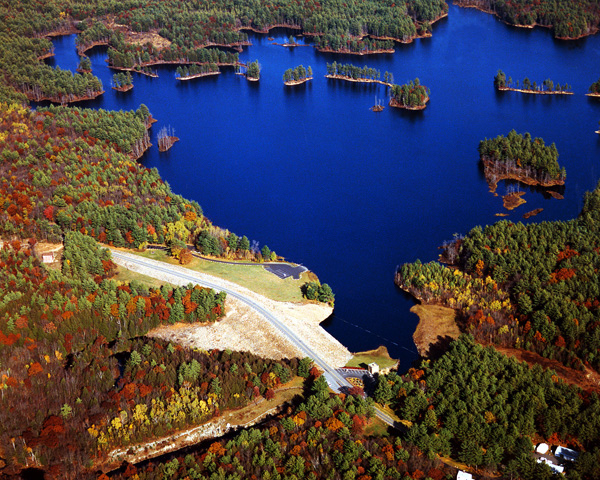 Click for hi-resolution photo of Tully Lake dam