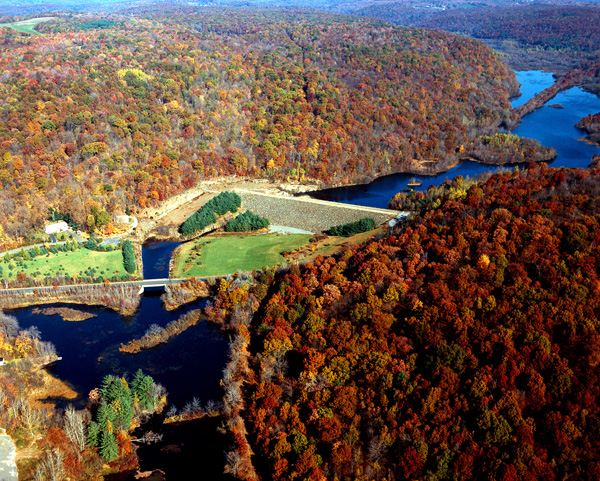 Click for hi-resolution photo of Hancock Brook Lake