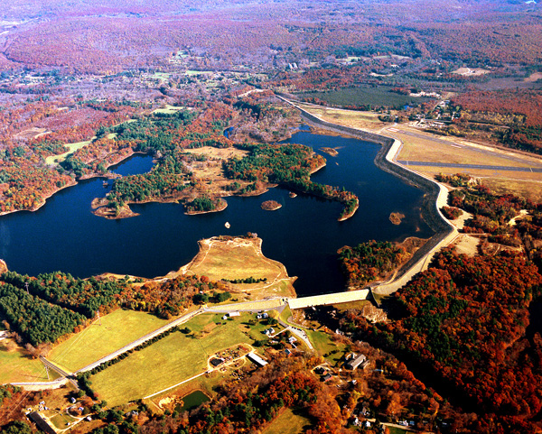 Click for hi-resolution photo of Mansfield Hollow Dam