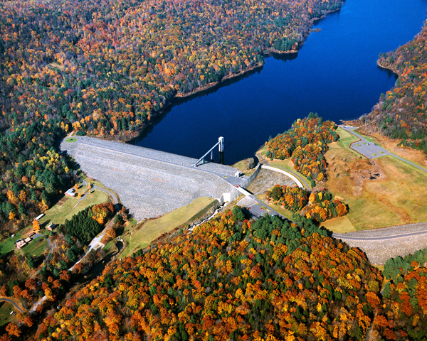 Click for hi-resolution photo of Littleville Lake dam